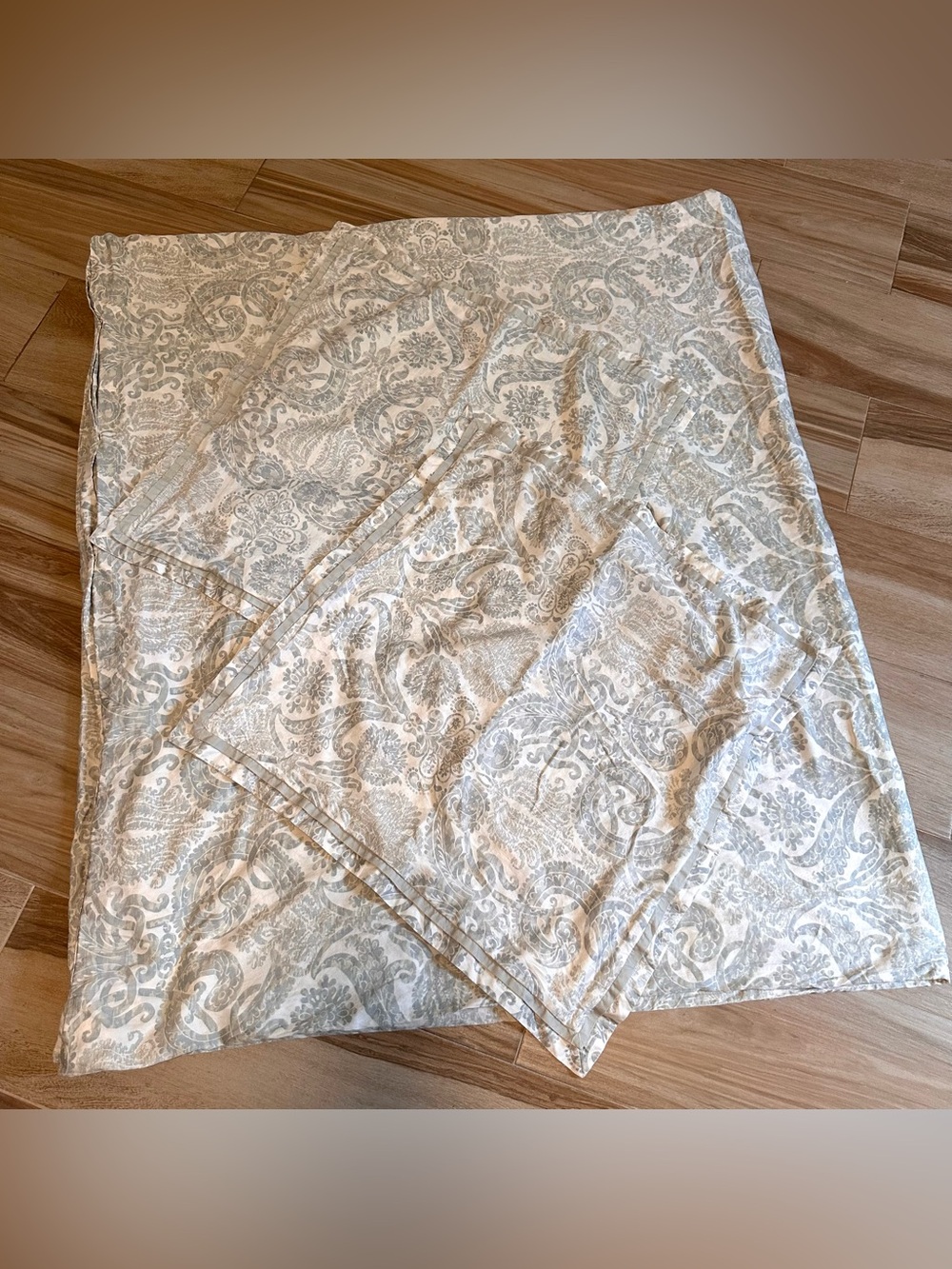 Pottery Barn Samantha Damask King Duvet Cover & 2 Euro shams Blue